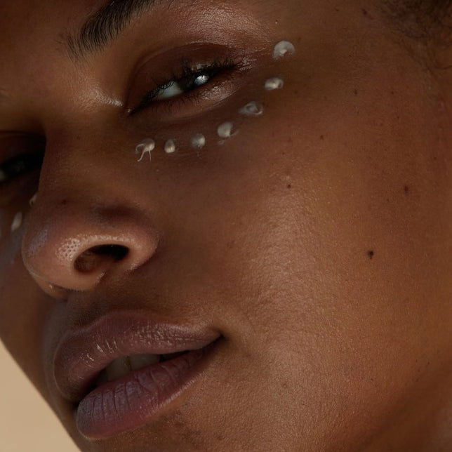 Le contour des yeux anti-rides