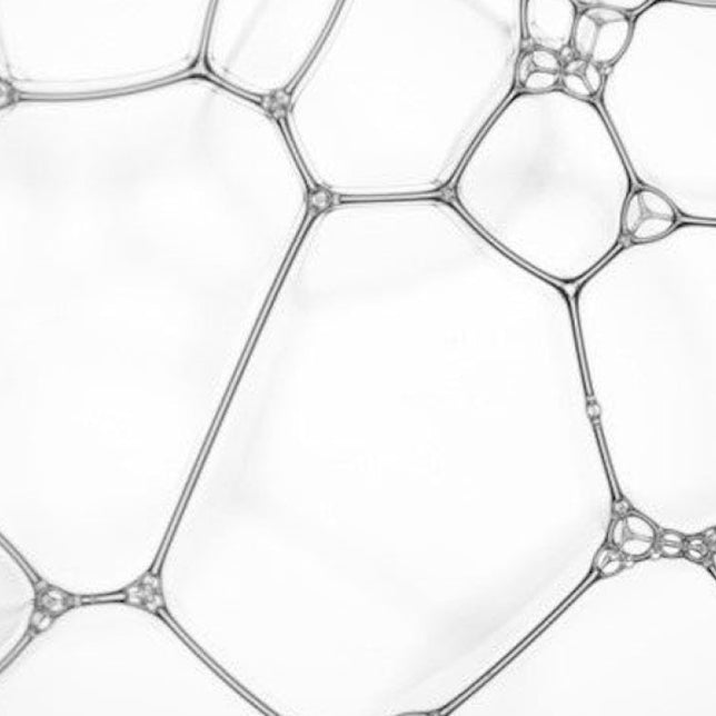 Quelle routine adopter pour purifier sa peau grasse ?