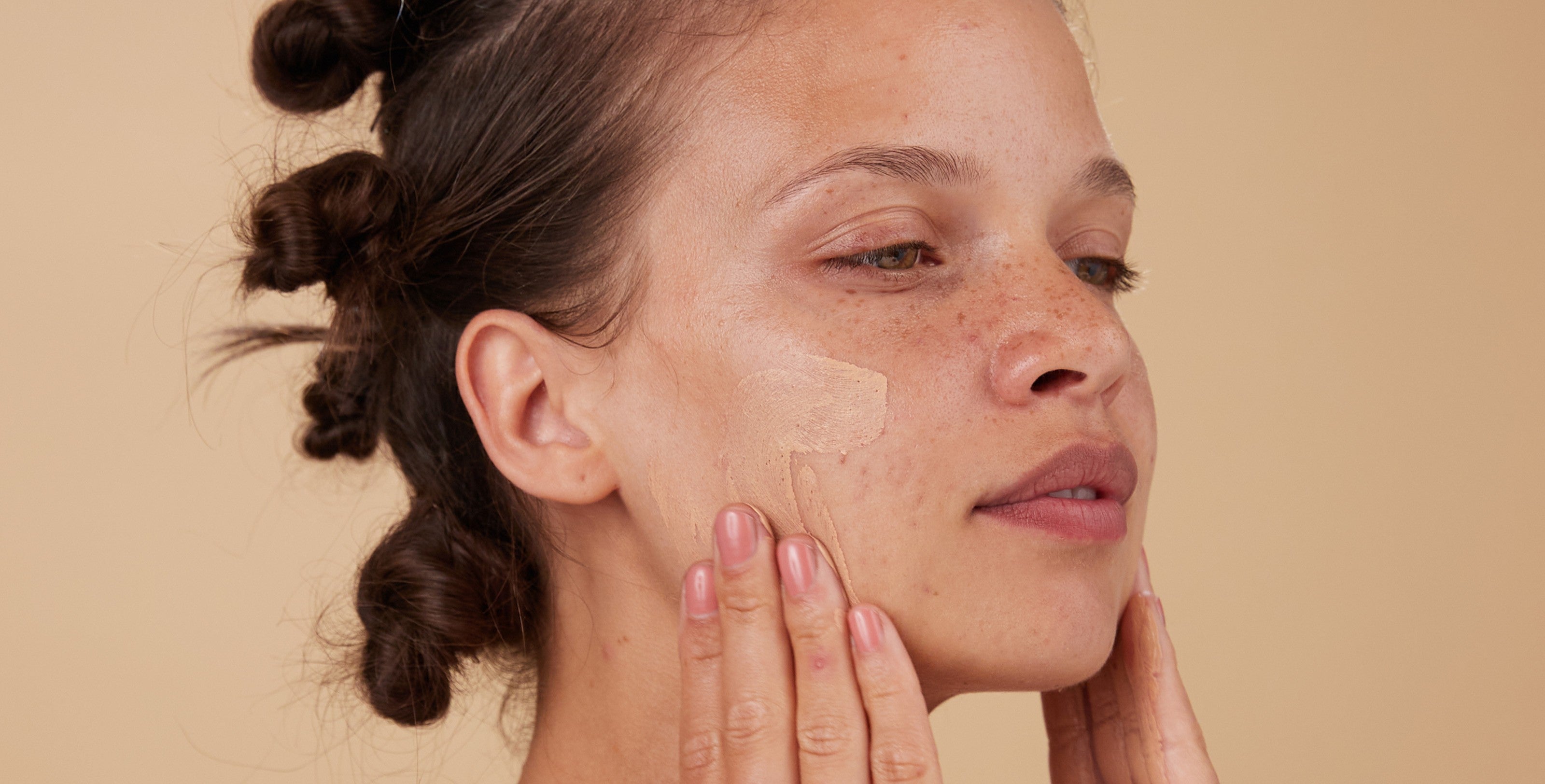 absolution La Crème セット Organic foundations for natural-looking makeup I Absolution