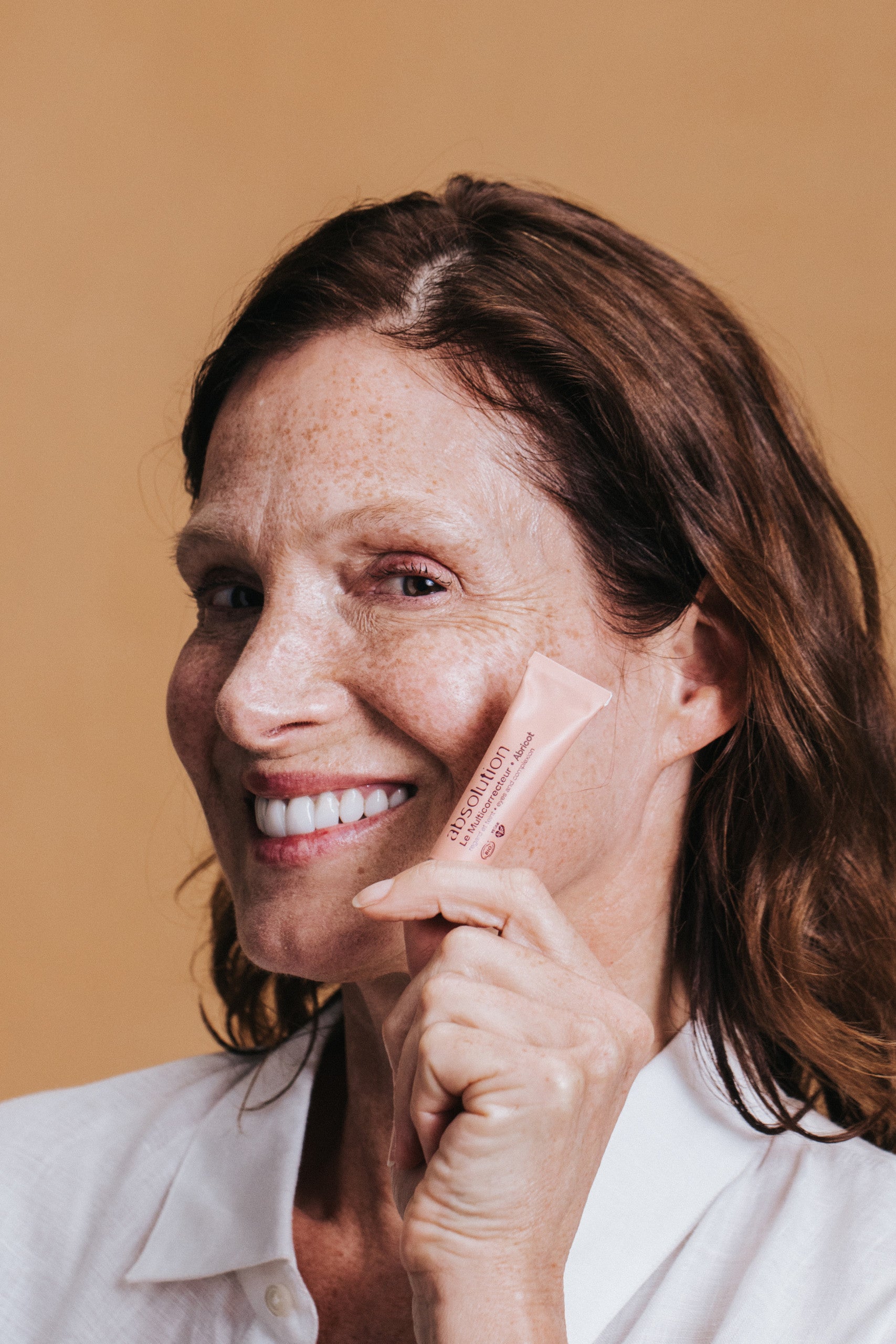 Correcteur Orange pour Cernes : Le Regard d’Absolution