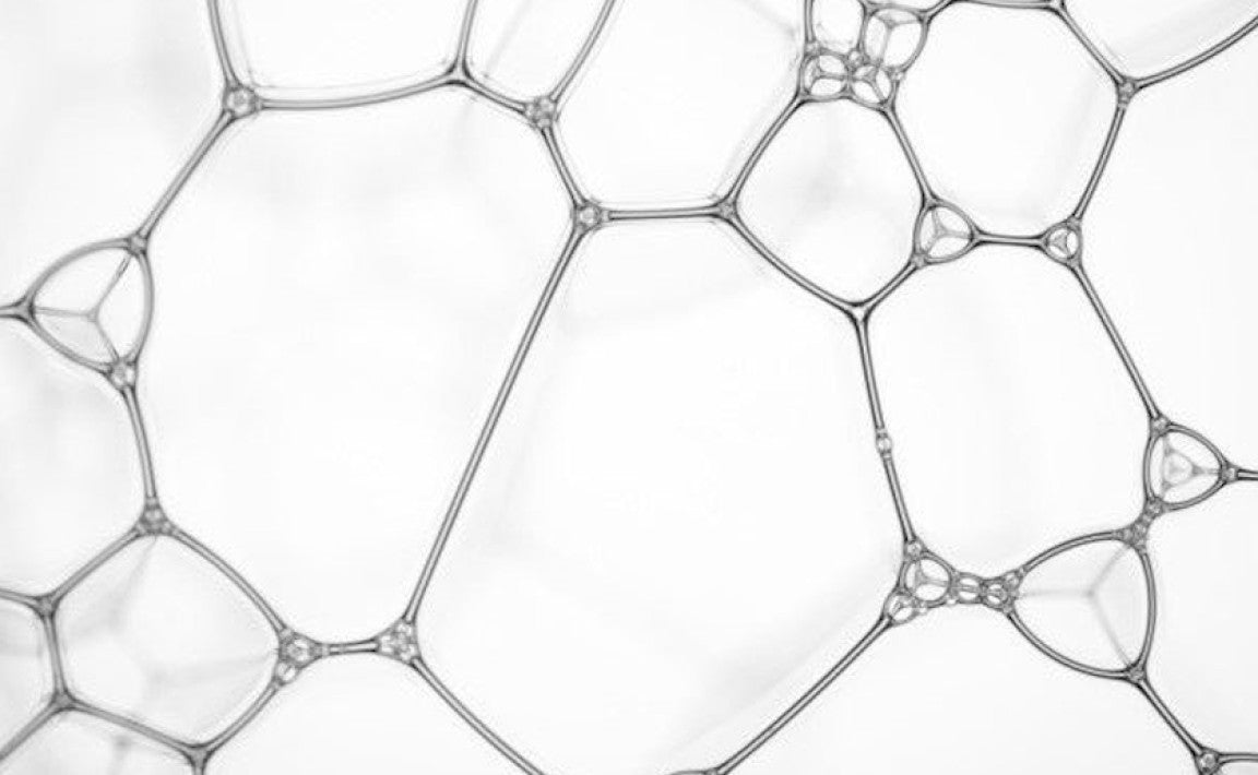 Quelle routine adopter pour purifier sa peau grasse ?