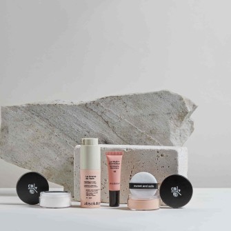 What kind of makeup is best for mature skin?