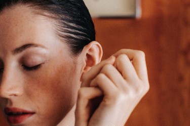 Comment enlever les rougeurs sur le visage ? | Absolution