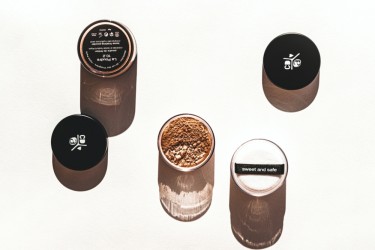 Sweet & Safe : clean, eco-friendly makeup