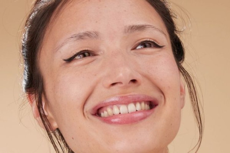 Huile de millepertuis, ses bienfaits pour le visage