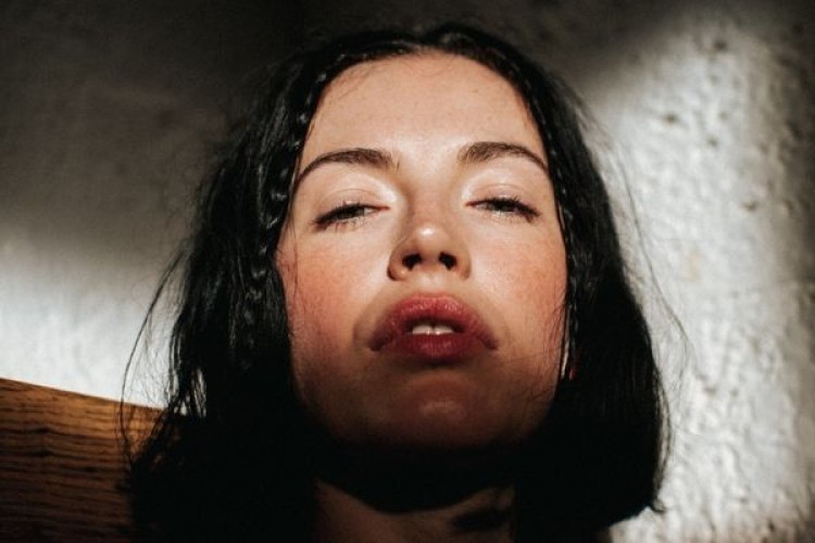 Comment choisir son huile végétale contre les rougeurs du visage ?