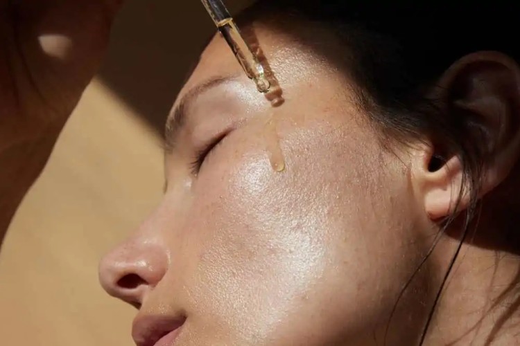 Huile visage pour la nuit : comment la choisir ? | Absolution
